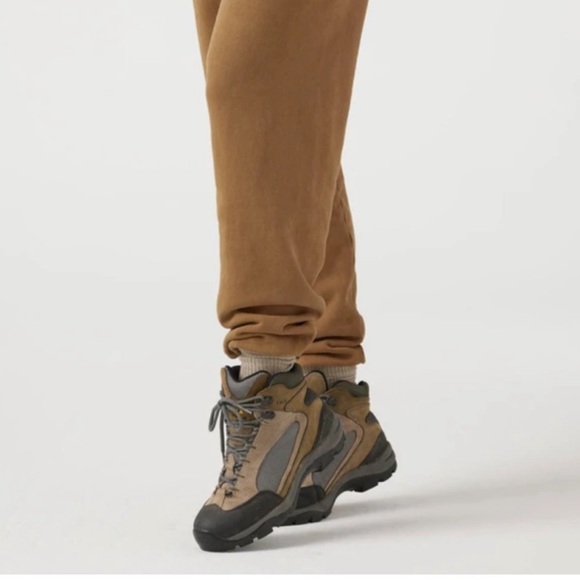 Joah Brown - Picture 8 of 9